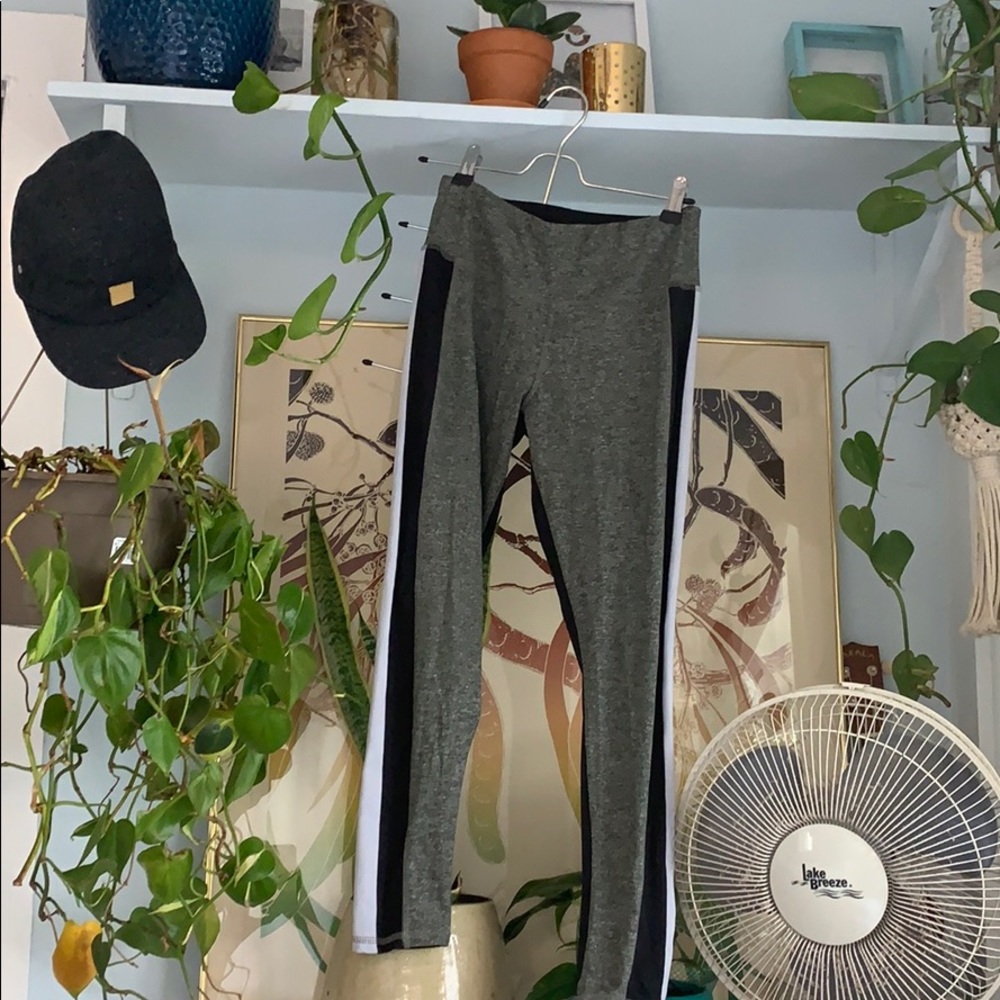 Lulu lemon tri color  mid rise leggings